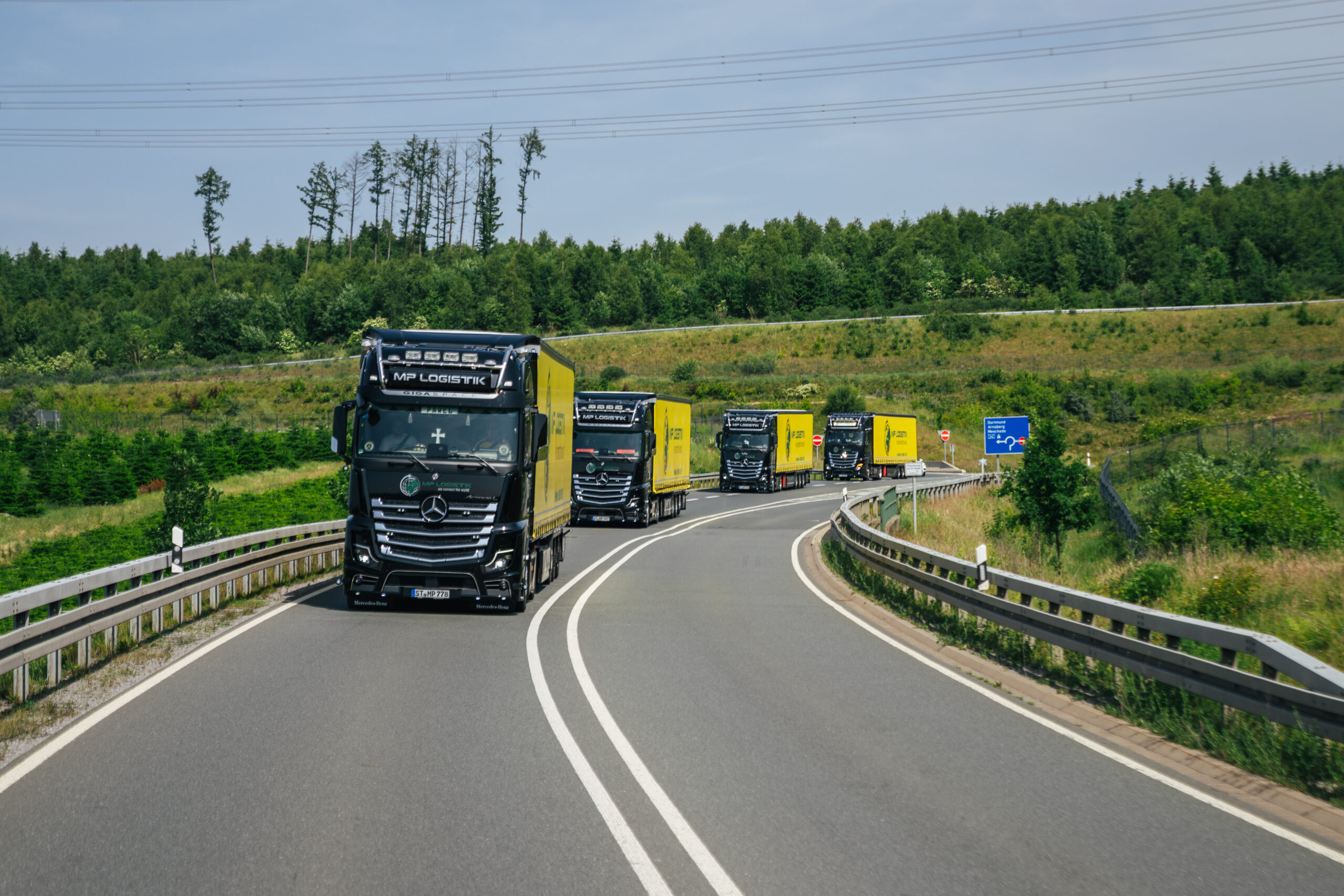 MPLOGISTICSxCREW10_LKW-01286